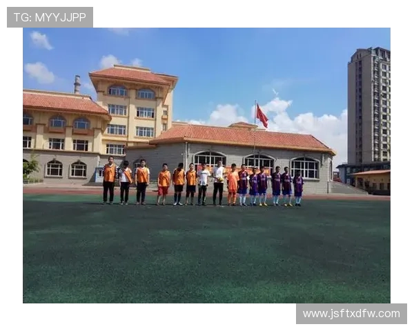 克里斯蒂亚诺罗纳尔多传奇之路从绿茵少年到足球史巅峰巨星