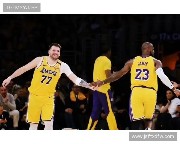 2015至2016赛季骑士与湖人对决回顾及精彩瞬间分析