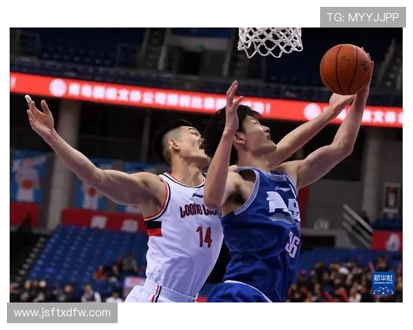 CBA激战广州队迎战青岛队双方全力争胜展现篮球魅力与团队精神