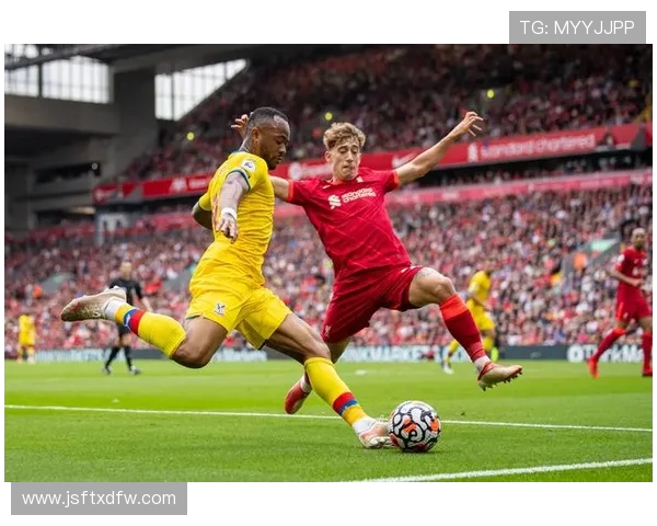 前进鹰与特尔斯的巅峰对决展现足球激情与团队精神的完美结合 前进鹰与特尔斯的巅峰对决展现足球激情与团队精神的完美结合